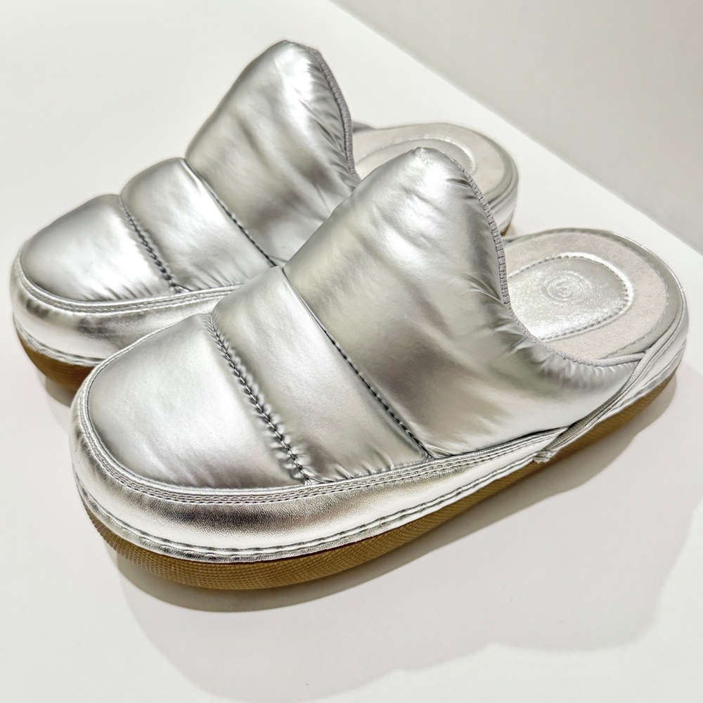 UO Puffer Slippers